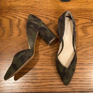 🔥camo cut out pumps size 8